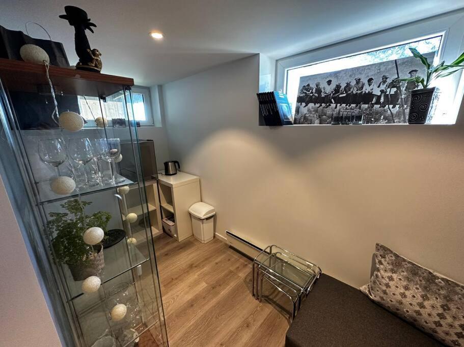 Basement Apartment With Parking Ålesund Esterno foto